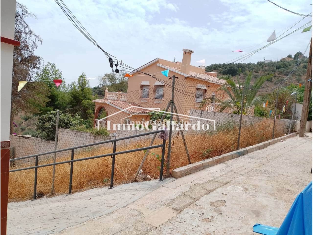 Grunde uden byggetilladelser til salg i Malaga by - € 56.000 (Ref: 8488489)
