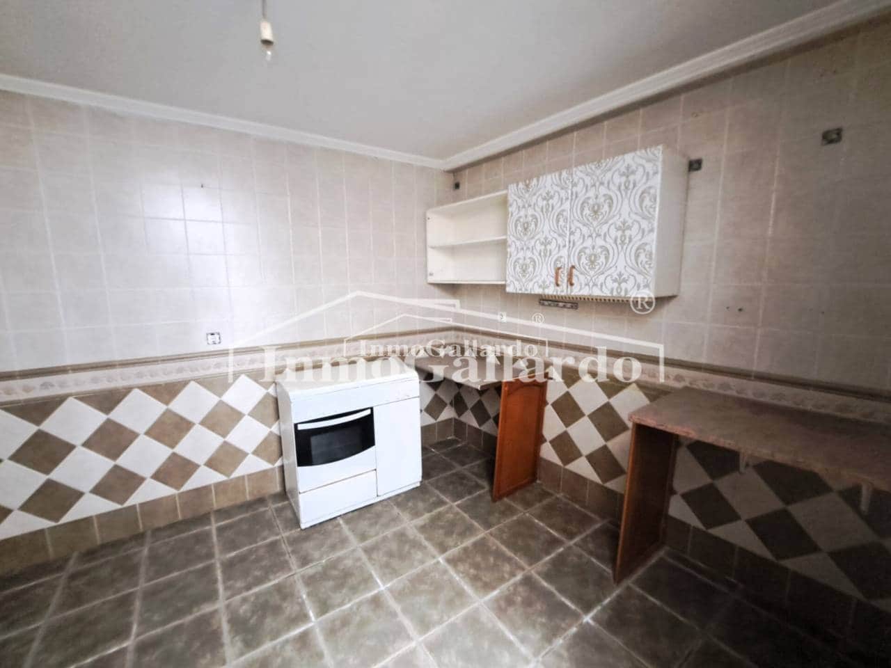 4 slaapkamer Huis te koop in Velez-Malaga - € 105.000 (Ref: 8499851)