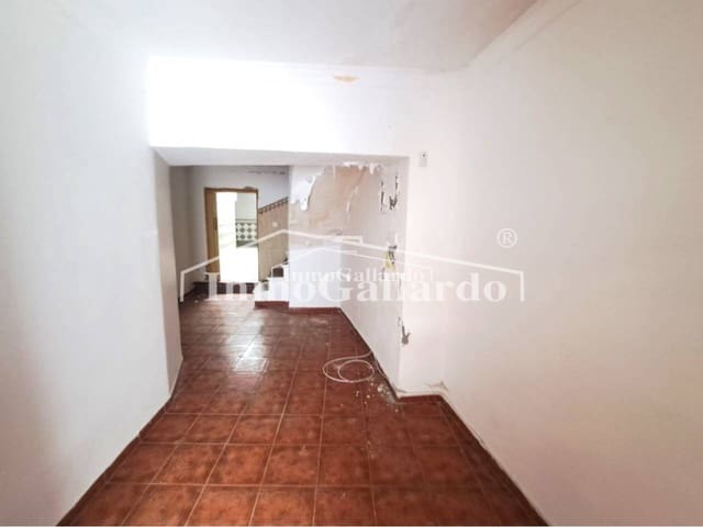 4 slaapkamer Huis te koop in Vélez-Málaga - € 105.000 (Ref: 8499851)