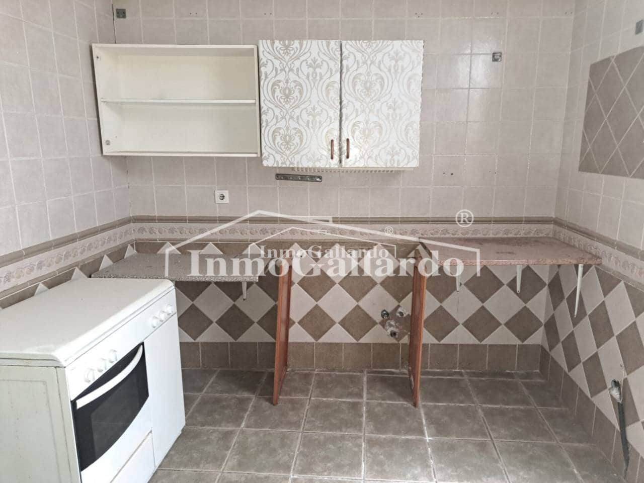 4 slaapkamer Huis te koop in Velez-Malaga - € 105.000 (Ref: 8499851)