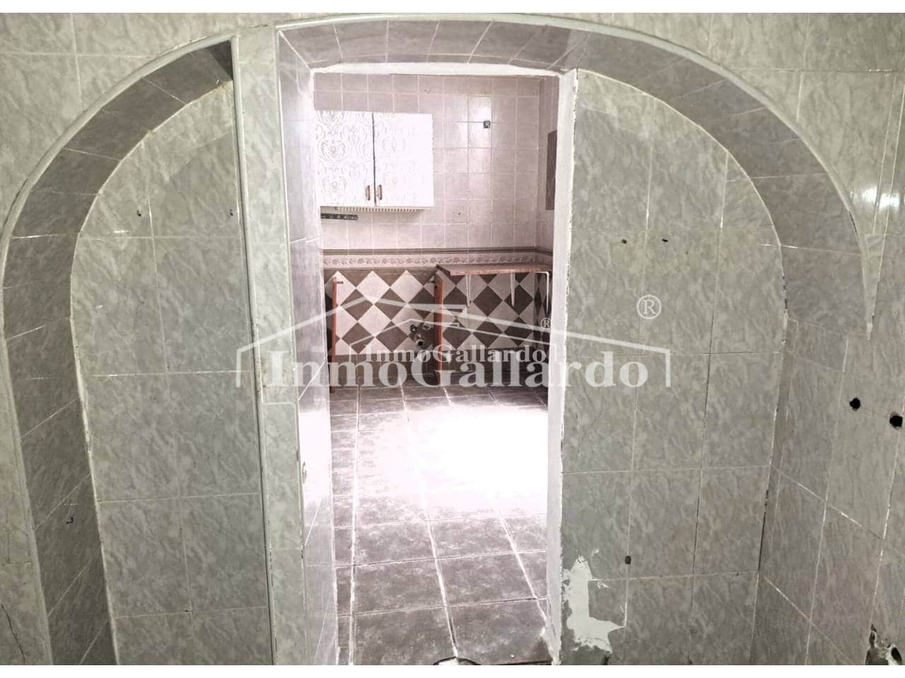 4 slaapkamer Huis te koop in Velez-Malaga - € 105.000 (Ref: 8499851)