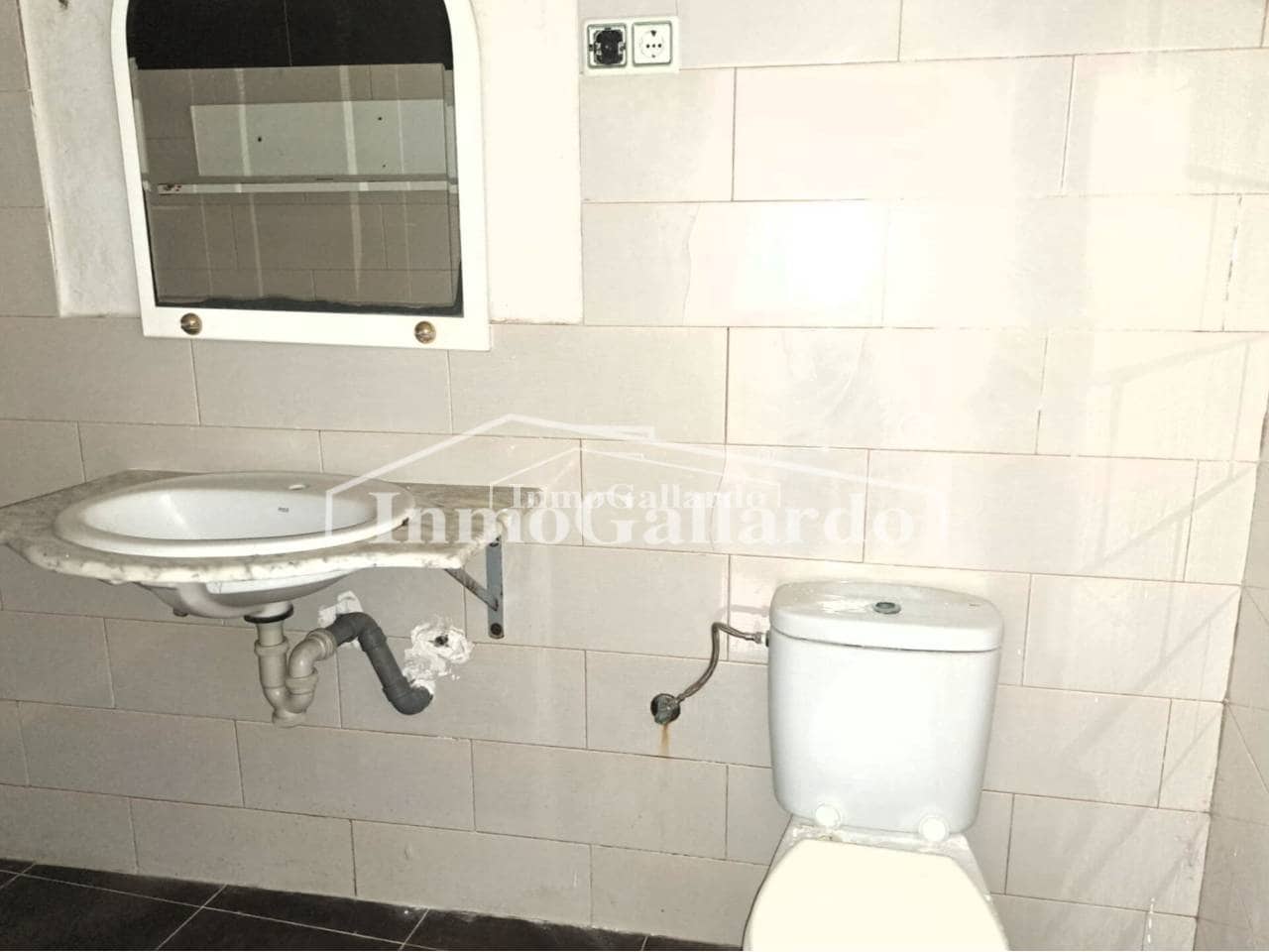 4 slaapkamer Huis te koop in Velez-Malaga - € 105.000 (Ref: 8499851)