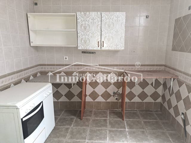 4 slaapkamer Huis te koop in Vélez-Málaga - € 105.000 (Ref: 8499851)