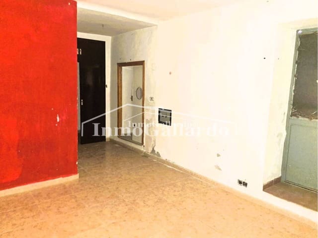 4 slaapkamer Huis te koop in Vélez-Málaga - € 105.000 (Ref: 8499851)