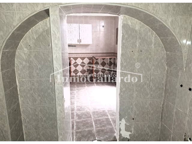 4 slaapkamer Huis te koop in Vélez-Málaga - € 105.000 (Ref: 8499851)