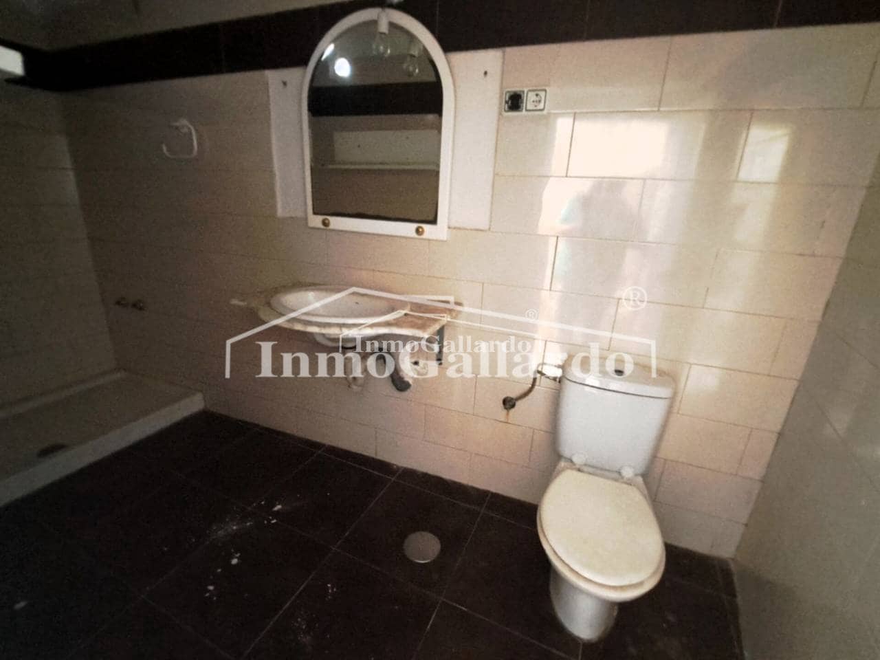 4 slaapkamer Huis te koop in Velez-Malaga - € 105.000 (Ref: 8499851)