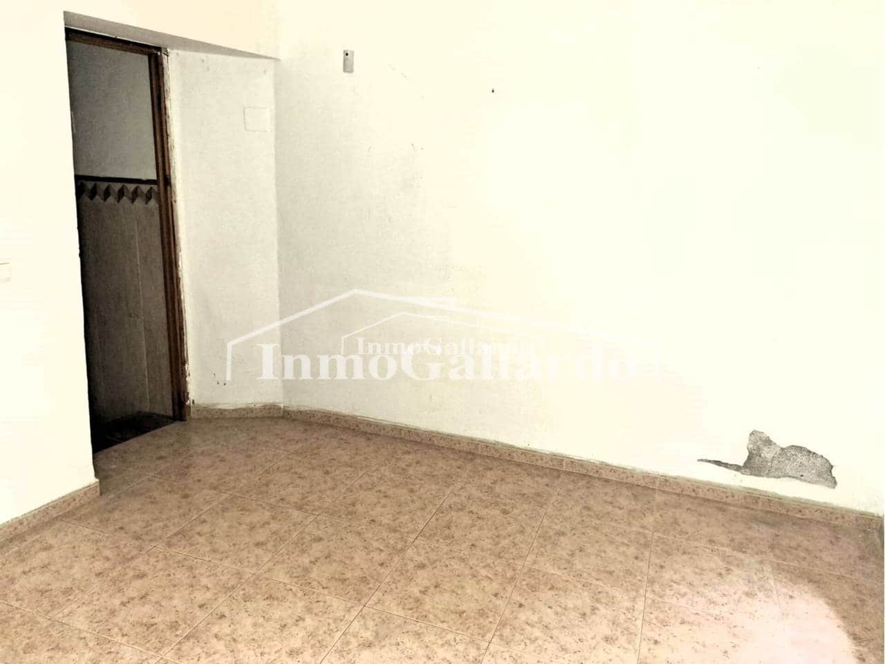 4 slaapkamer Huis te koop in Velez-Malaga - € 105.000 (Ref: 8499851)