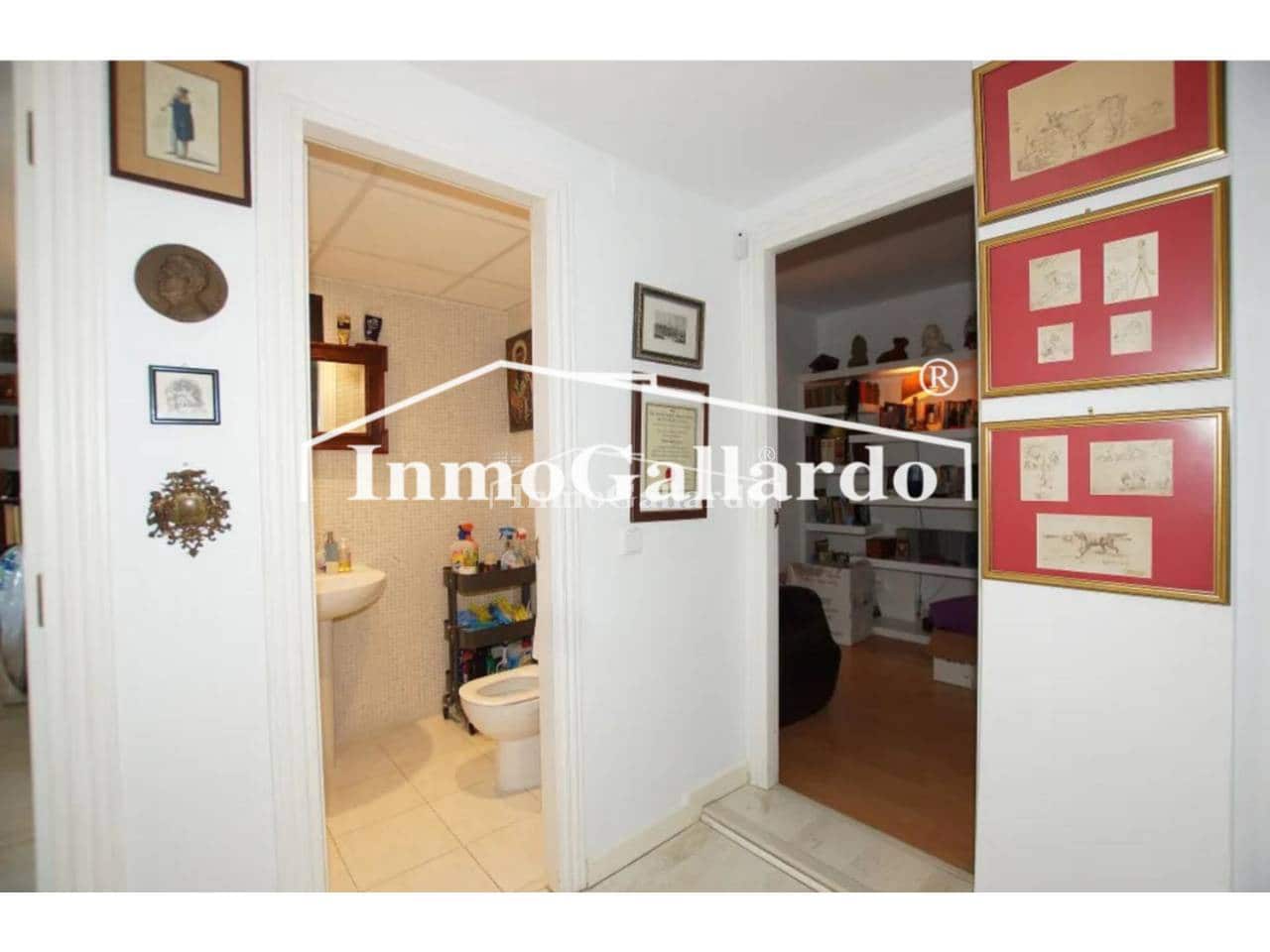 5 soveværelse Byhus til salg i Malaga by med swimmingpool garage - € 1.166.550 (Ref: 8546479)