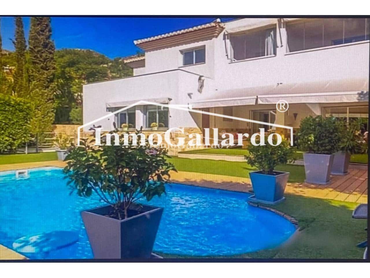 5 soverom Villa til salgs i Malaga by med svømmebasseng garasje - € 1 802 850 (Ref: 8551838)