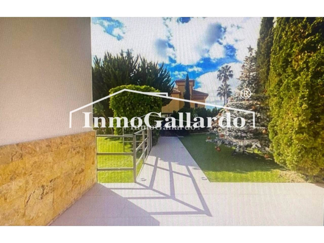 5 soverom Villa til salgs i Malaga by med svømmebasseng garasje - € 1 802 850 (Ref: 8551838)