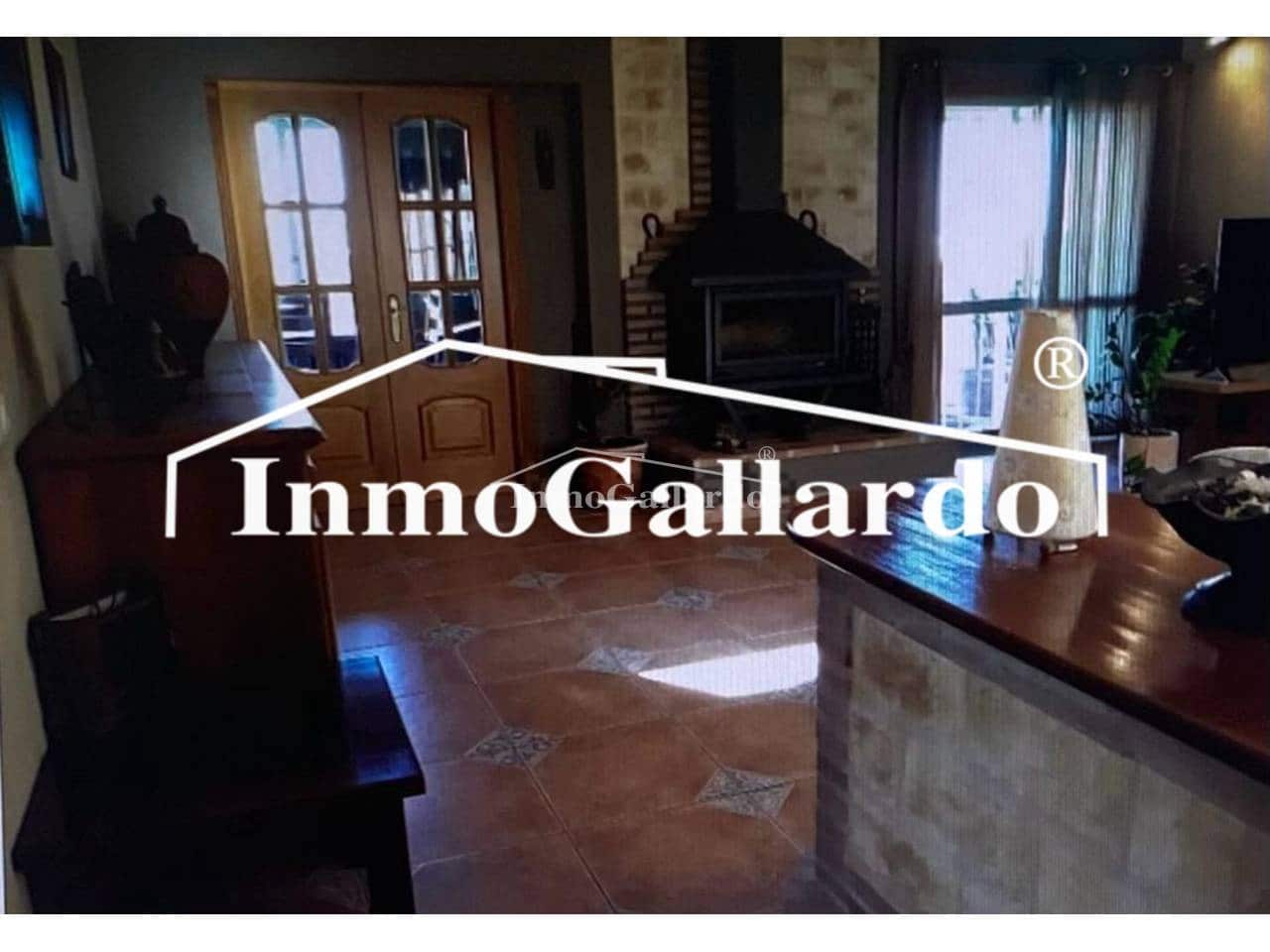 Chalet de 6 habitaciones en Vélez-Málaga en venta con piscina garaje - 581.000 € (Ref: 8576066)