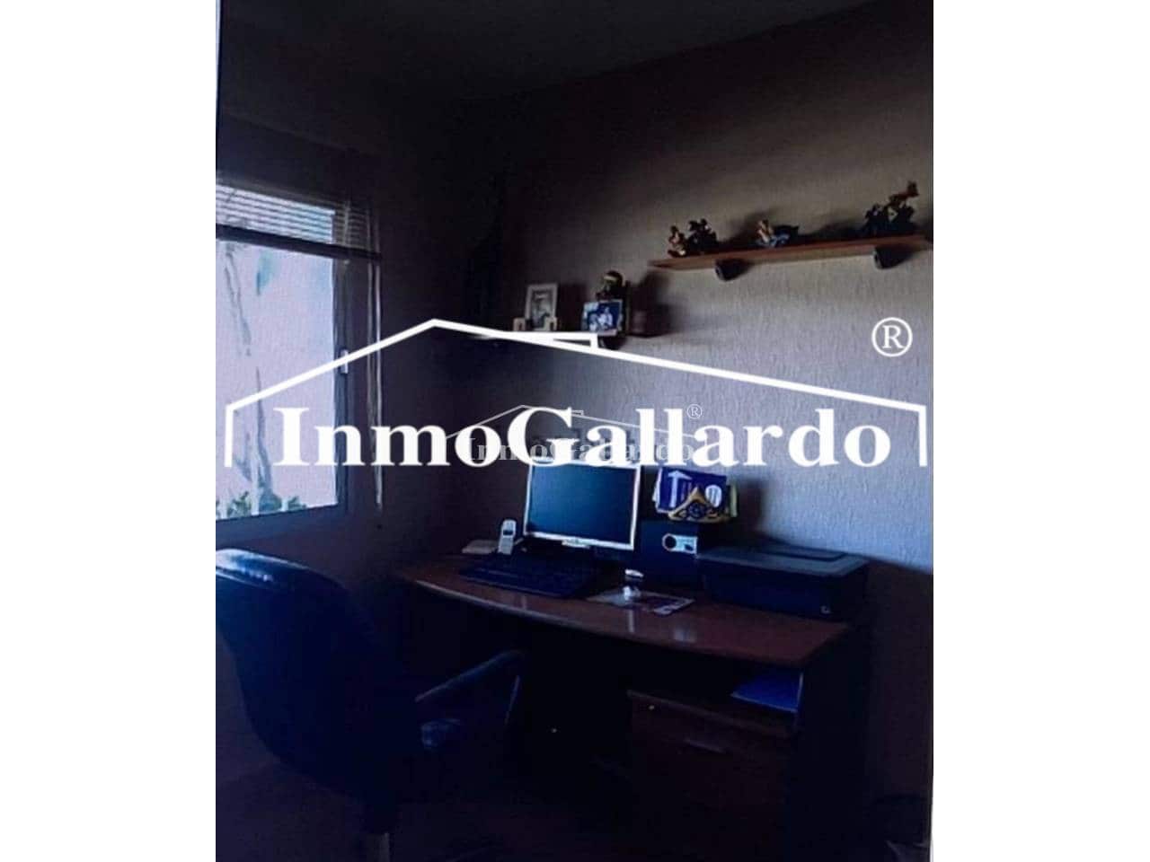 Chalet de 6 habitaciones en Vélez-Málaga en venta con piscina garaje - 581.000 € (Ref: 8576066)