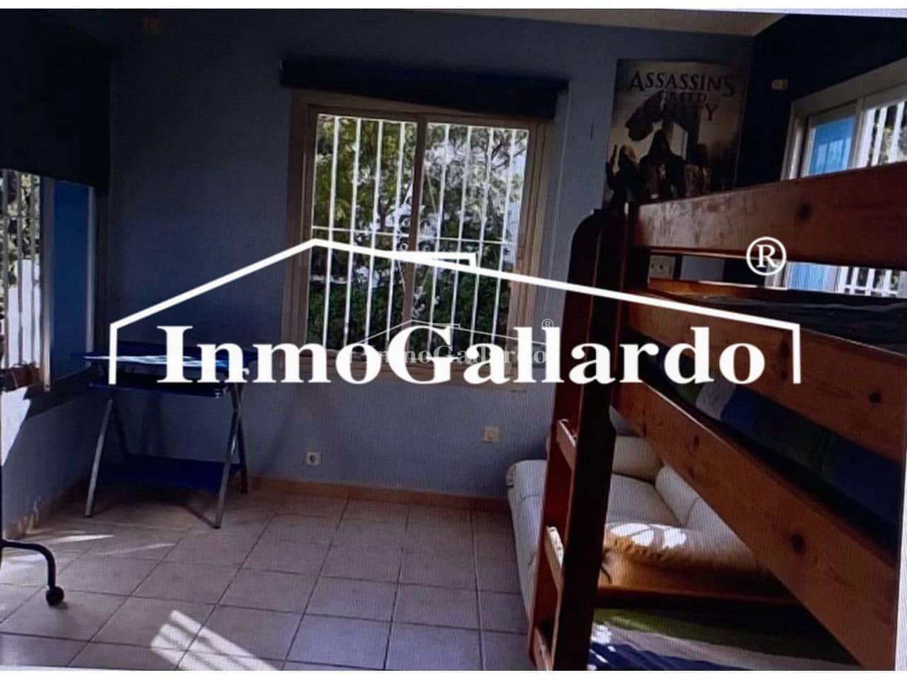 Chalet de 6 habitaciones en Vélez-Málaga en venta con piscina garaje - 581.000 € (Ref: 8576066)