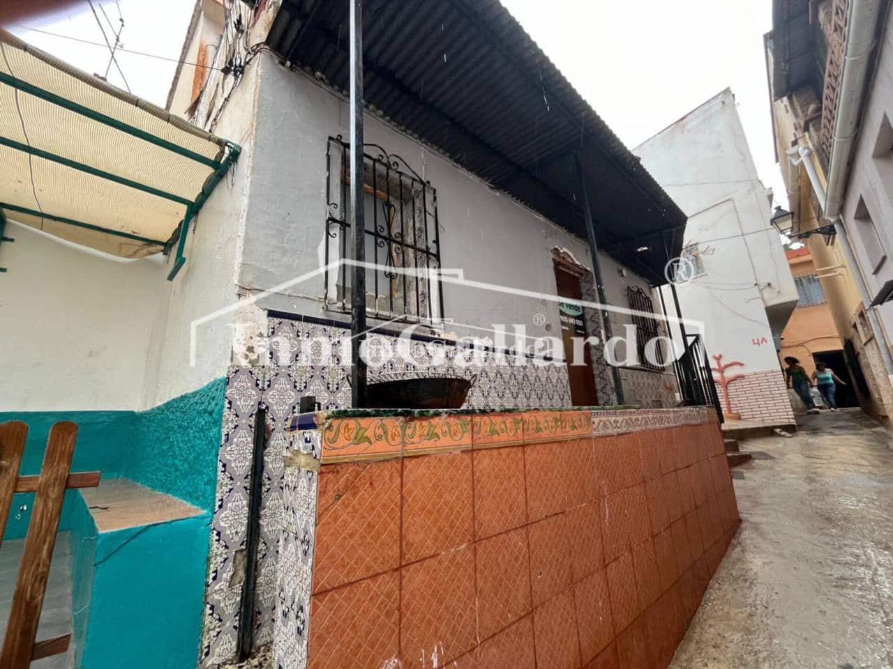 3 bedroom Villa for sale in Velez-Malaga - € 79,000 (Ref: 8586936)