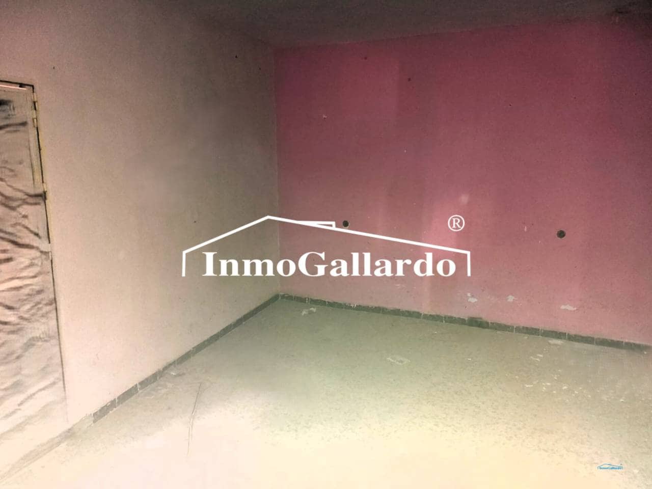 3 bedroom Villa for sale in Velez-Malaga - € 74,000 (Ref: 8586936)