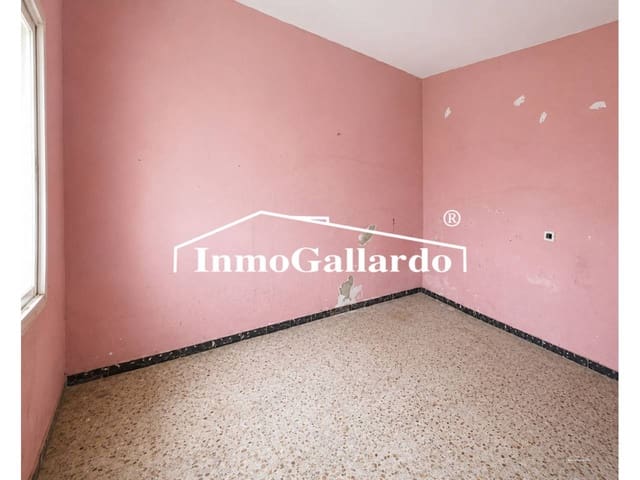 3 slaapkamer Villa te koop in Vélez-Málaga - € 69.000 (Ref: 8586936)