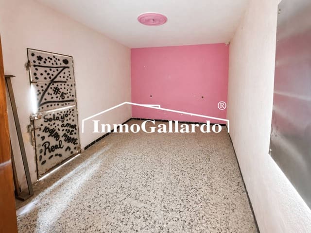3 slaapkamer Villa te koop in Vélez-Málaga - € 69.000 (Ref: 8586936)