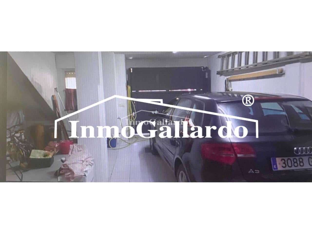 4 soveværelse Rækkehus til salg i Malaga by med swimmingpool garage - € 774.170 (Ref: 8594636)