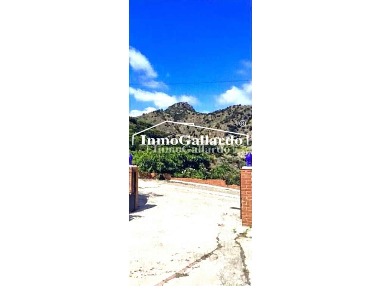 5 soveværelse Byhus til salg i Cutar med swimmingpool garage - € 371.200 (Ref: 8619601)