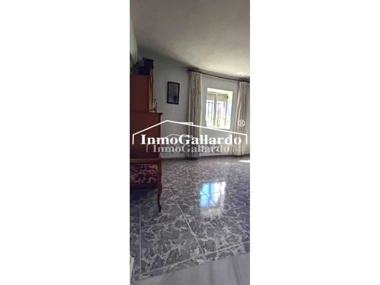 5 soveværelse Byhus til salg i Cutar med swimmingpool garage - € 371.200 (Ref: 8619601)