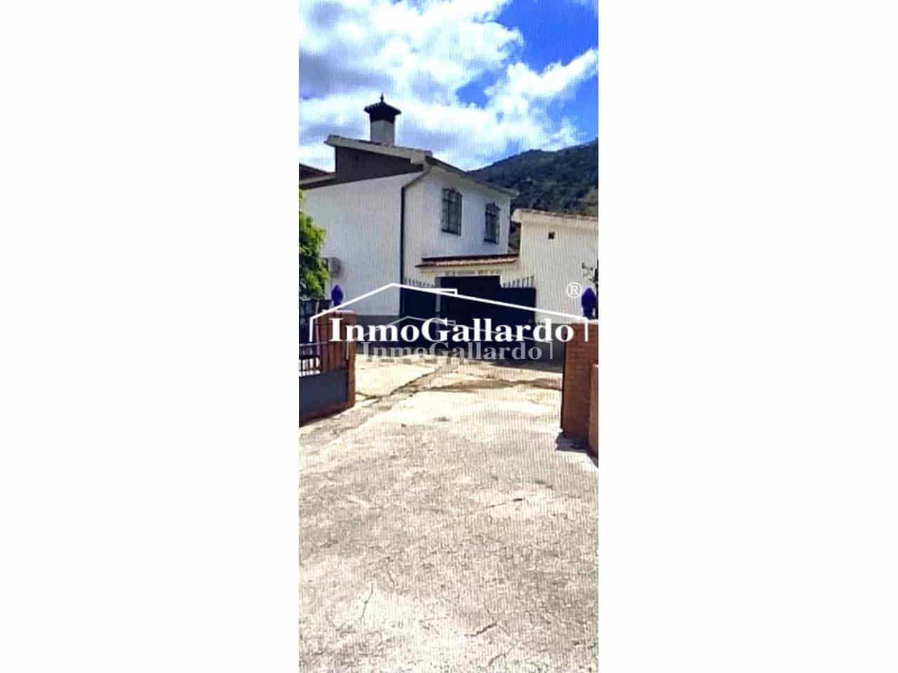 5 soveværelse Byhus til salg i Cutar med swimmingpool garage - € 371.200 (Ref: 8619601)