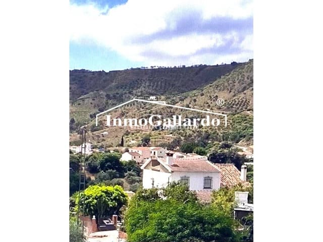 5 makuuhuone Omakotitalo myytävänä paikassa Cútar mukana uima-altaan 
autotalli - 371 200 € (Ref: 8619601)