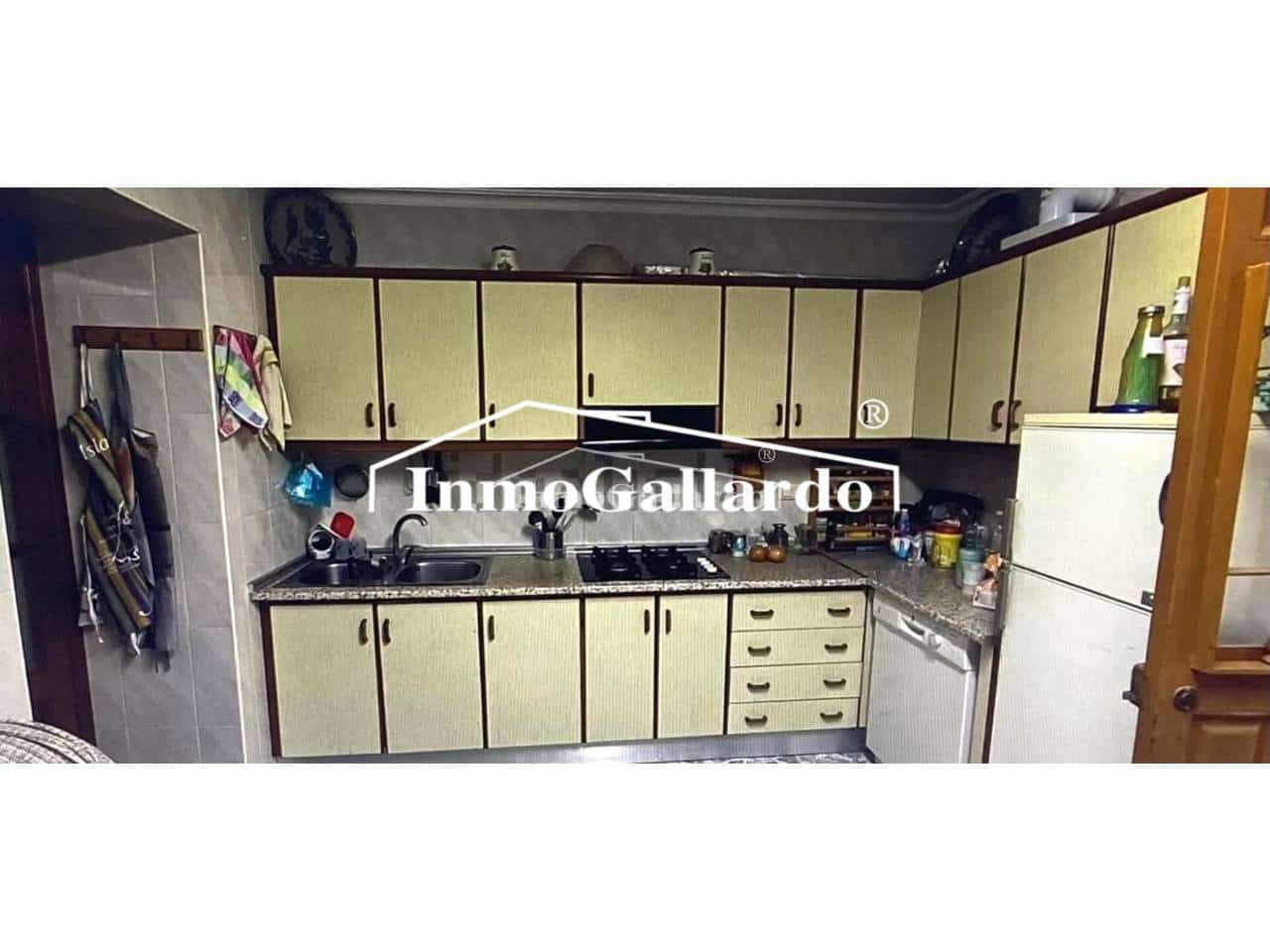 5 soveværelse Byhus til salg i Cutar med swimmingpool garage - € 371.200 (Ref: 8619601)