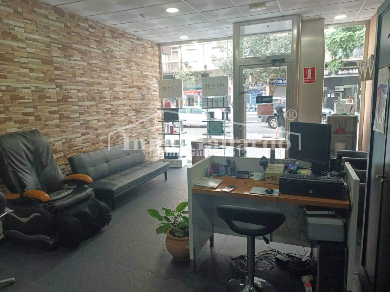 Kommersiell til salgs i Malaga by - € 27 700 (Ref: 8636011)