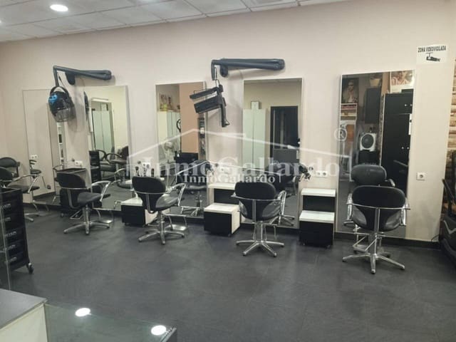 Kommersiell til salgs i El Palo, Málaga by - € 27 700 (Ref: 8636011)