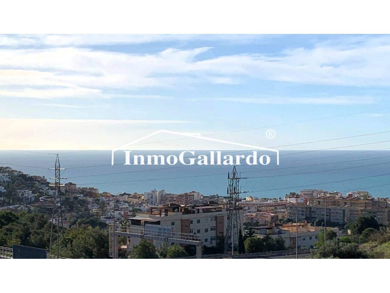 4 soveværelse Semi-Rækkehus til salg i Malaga by med swimmingpool garage - € 928.000 (Ref: 8727161)