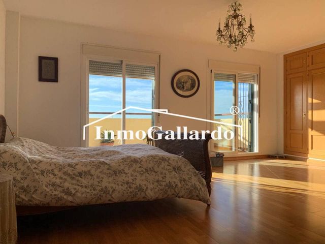 4 Zimmer Doppelhaus zu verkaufen in Málaga Stadt mit Pool Garage - 825.000 € (Ref: 8727161)