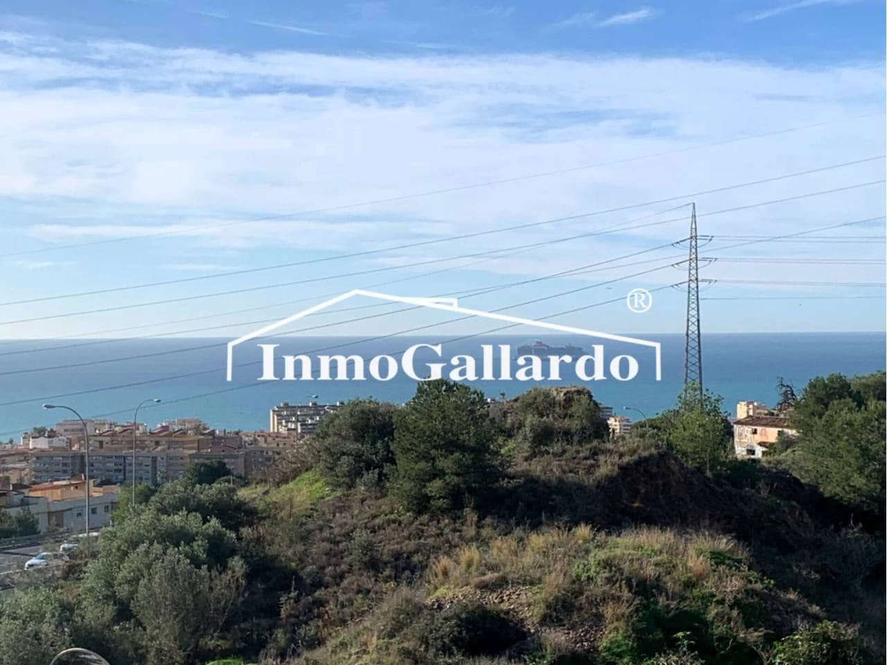 4 soveværelse Semi-Rækkehus til salg i Malaga by med swimmingpool garage - € 928.000 (Ref: 8727161)