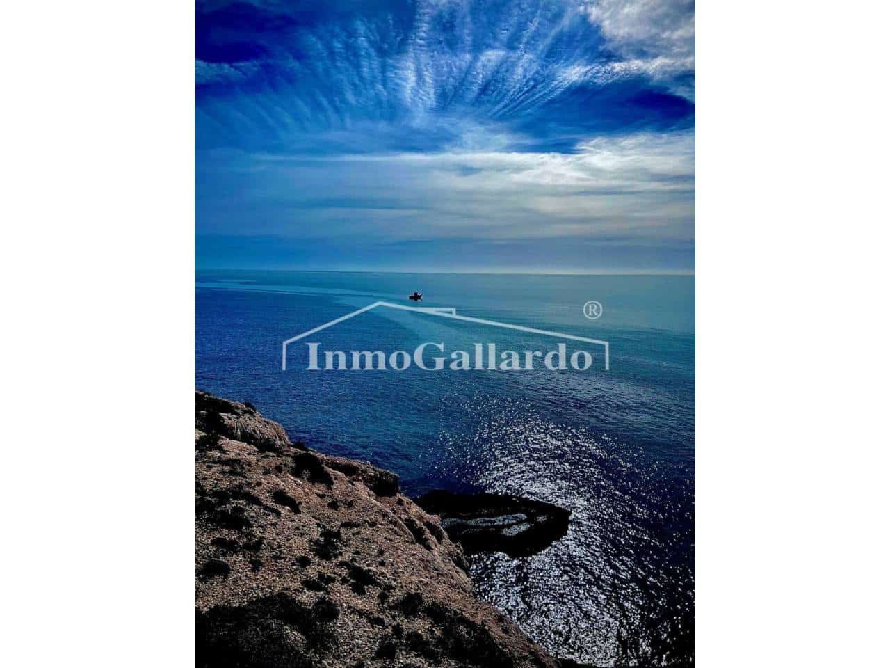 4 soveværelse Semi-Rækkehus til salg i Malaga by med swimmingpool garage - € 928.000 (Ref: 8727161)