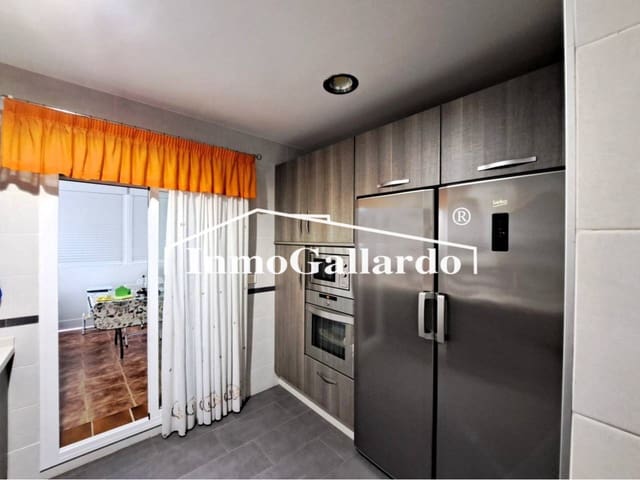 3 soveværelse Byhus til salg i El Palo, Málaga by - € 455.000 (Ref: 8824530)