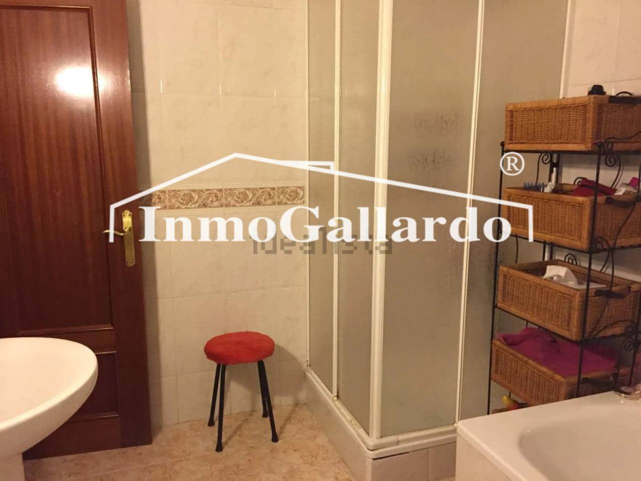 5 soveværelse Rækkehus til salg i Malaga by - € 470.000 (Ref: 8910743)