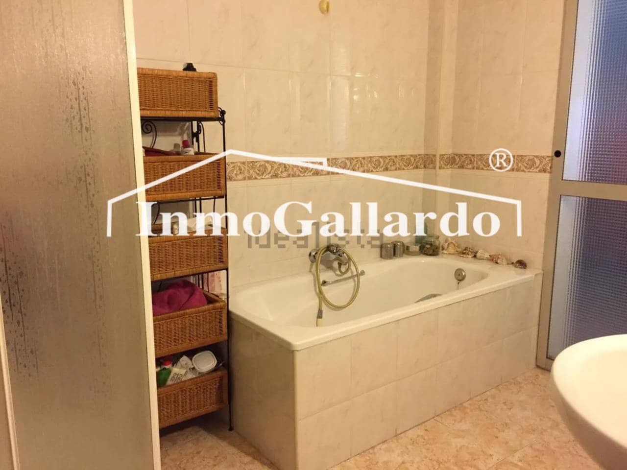 5 soveværelse Rækkehus til salg i Malaga by - € 470.000 (Ref: 8910743)