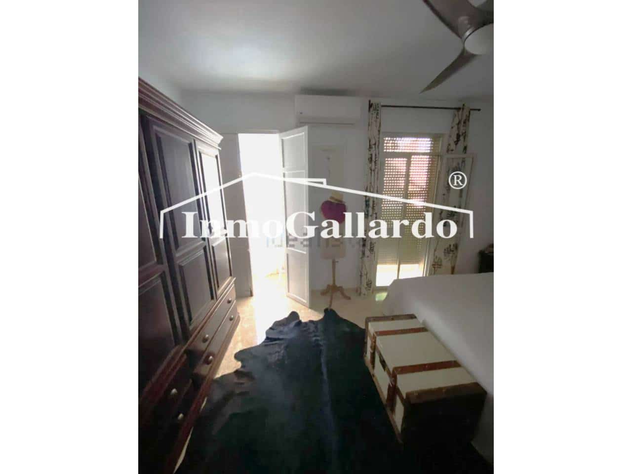 5 soveværelse Rækkehus til salg i Malaga by - € 470.000 (Ref: 8910743)