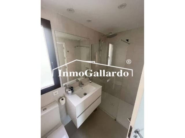 Piso de 3 habitaciones en Rincón de la Victoria en venta con piscina garaje - 579.000 € (Ref: 8941038)