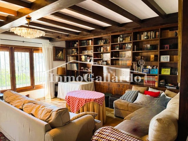 4 makuuhuone Omakotitalo myytävänä paikassa Pinares de San Antón, Málaga kaupunki mukana uima-altaan 
autotalli - 1 024 400 € (Ref: 8948396)