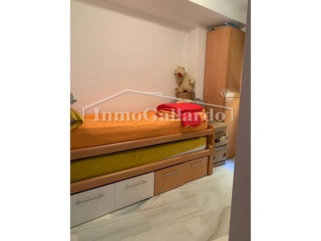 2 bedroom Flat for rent in Torre de Benagalbon, Rincón de la Victoria - € 900 (Ref: 8987872)