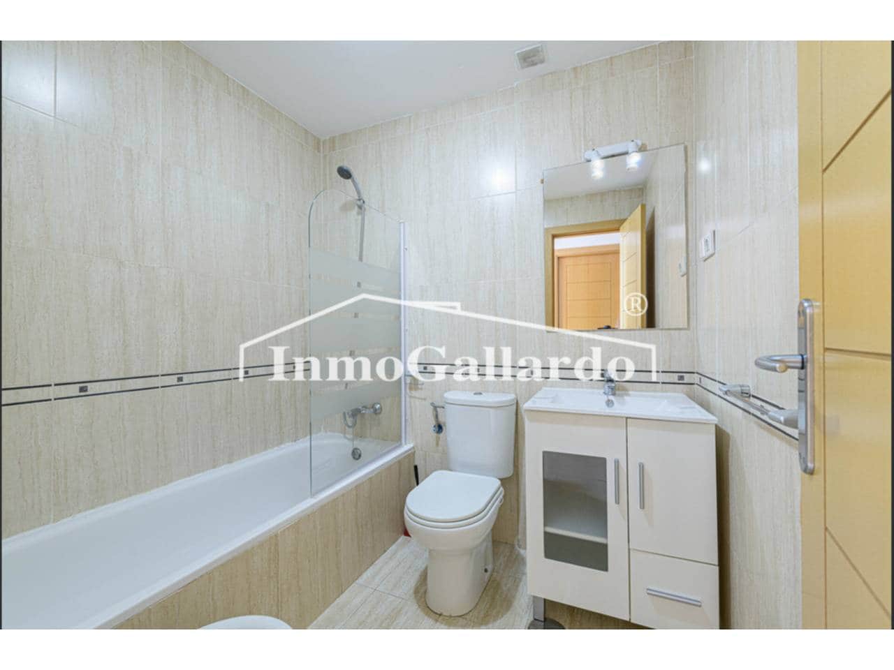 2 soveværelse Lejlighed til salg i Torre de Benagalbon med garage - € 360.000 (Ref: 9017228)