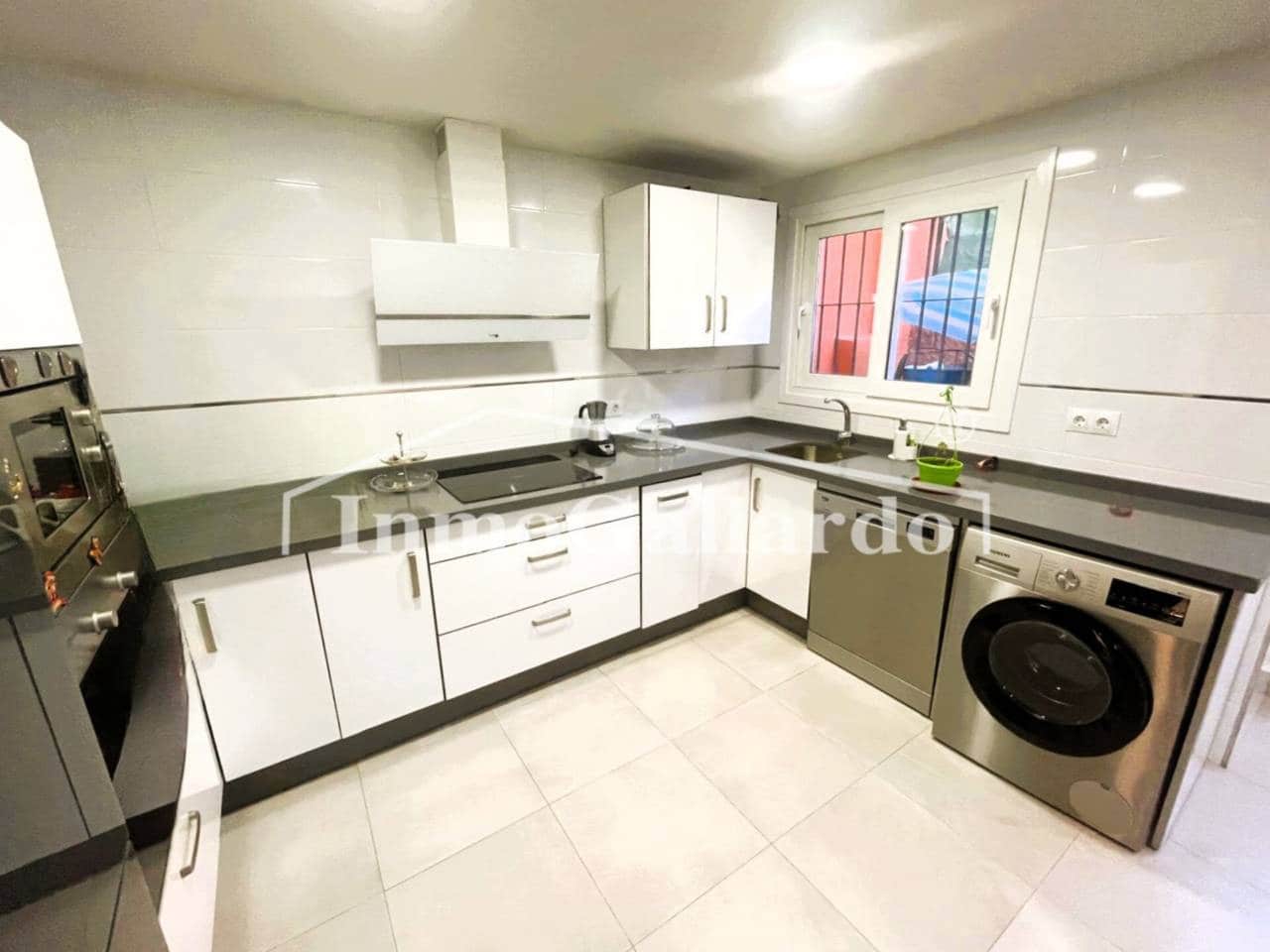 2 sovrum Lägenhet till salu i Torre de Benagalbon med pool garage - 365 000 € (Ref: 9022672)