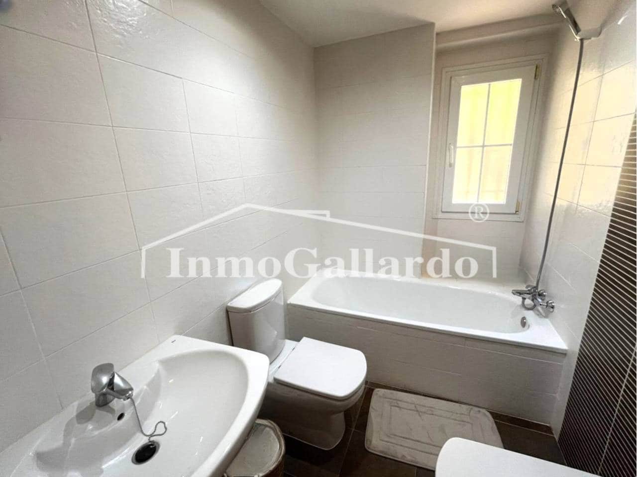 2 sovrum Lägenhet till salu i Torre de Benagalbon med pool garage - 365 000 € (Ref: 9022672)