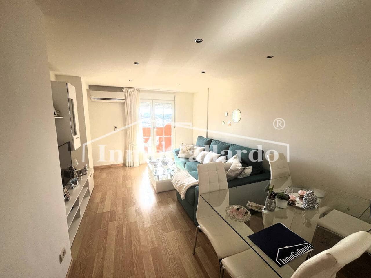 2 sovrum Lägenhet till salu i Torre de Benagalbon med pool garage - 365 000 € (Ref: 9022672)