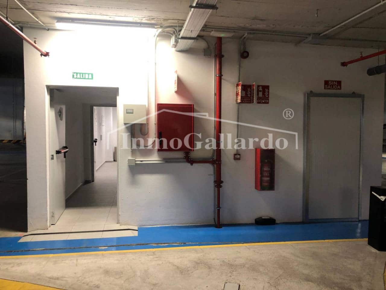 Garage for rent in Malaga city - € 140 (Ref: 9031166)