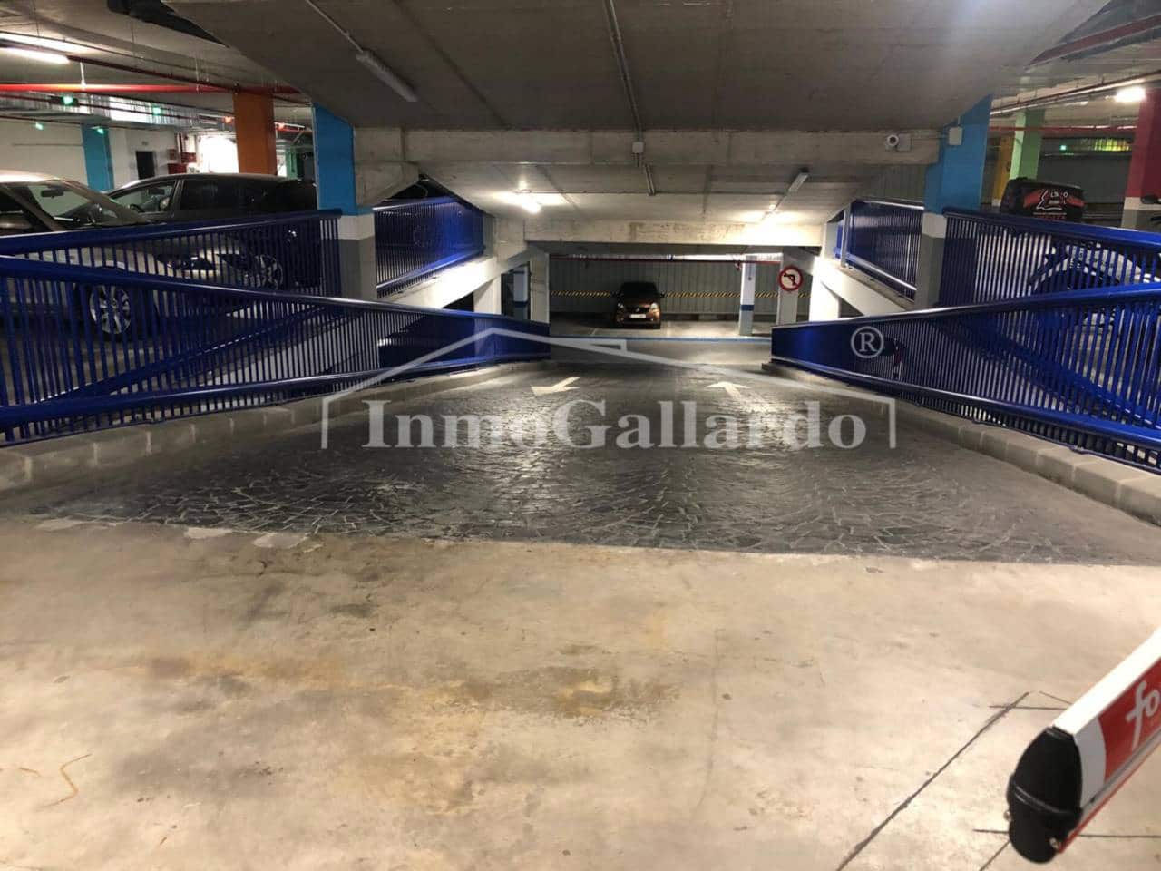 Garage for rent in Malaga city - € 140 (Ref: 9031166)