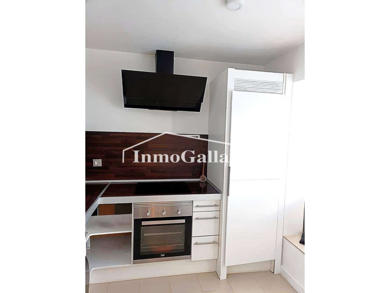 4 soveværelse Rækkehus til salg i Velez-Malaga med swimmingpool garage - € 415.000 (Ref: 9058704)