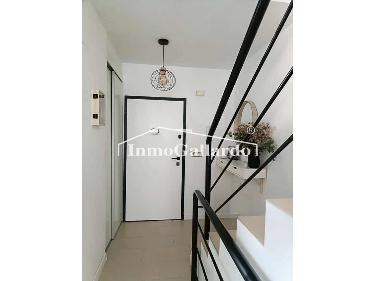 4 soveværelse Rækkehus til salg i Velez-Malaga med swimmingpool garage - € 415.000 (Ref: 9058704)