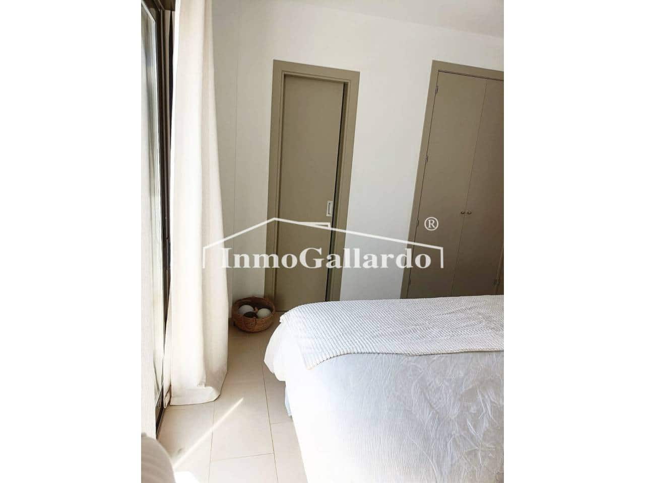 4 soveværelse Rækkehus til salg i Velez-Malaga med swimmingpool garage - € 415.000 (Ref: 9058704)