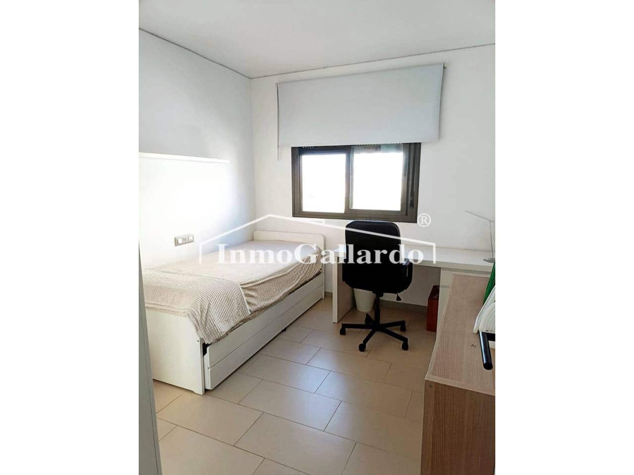 4 soveværelse Rækkehus til salg i Velez-Malaga med swimmingpool garage - € 415.000 (Ref: 9058704)